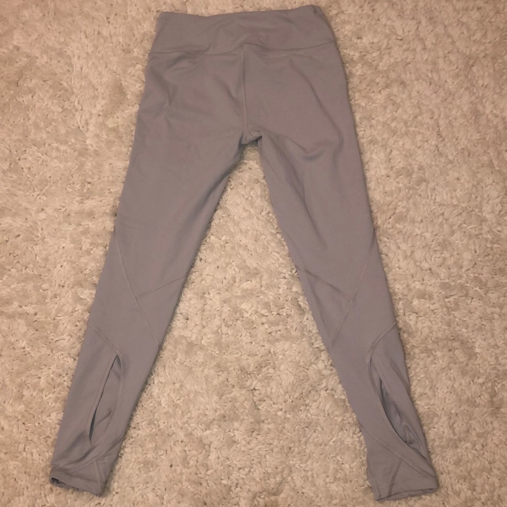 Light grey leggings